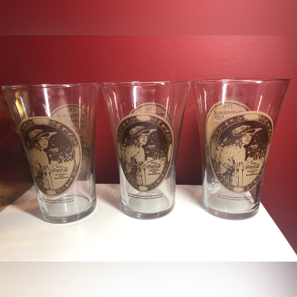 Vintage Enjoy Coca-Cola Soda Fountain Flare Glass Mother's Pizza Parlour